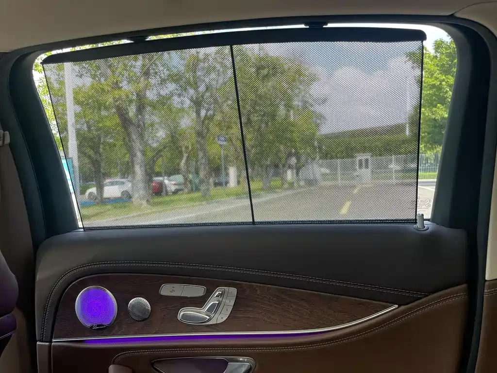 Mercedes-Benz E-Class — миниатюра 12