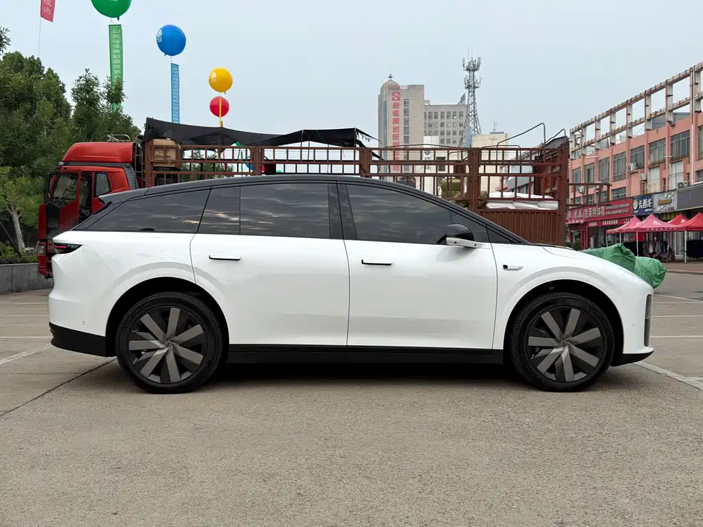 Li Auto Идеальный i6 — миниатюра 18