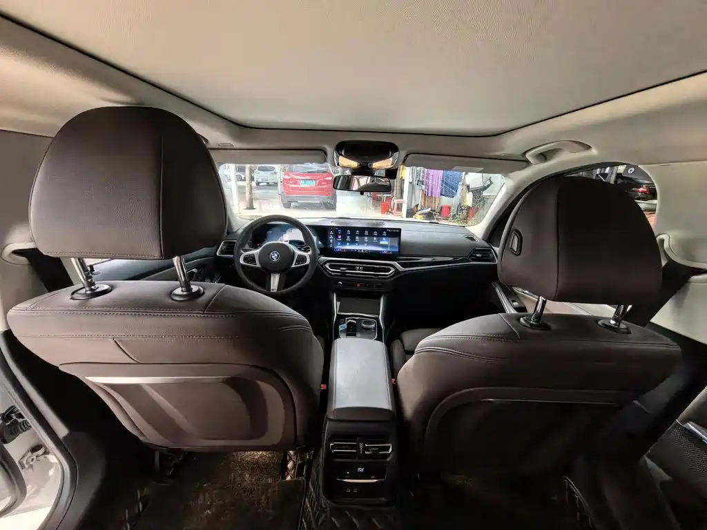 BMW i3 — миниатюра 12