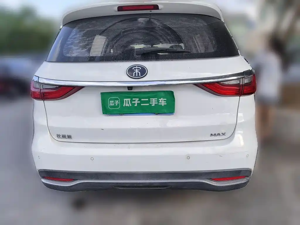 BYD MAX — миниатюра 3
