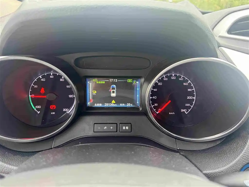 BYD Yuan EV — миниатюра 6
