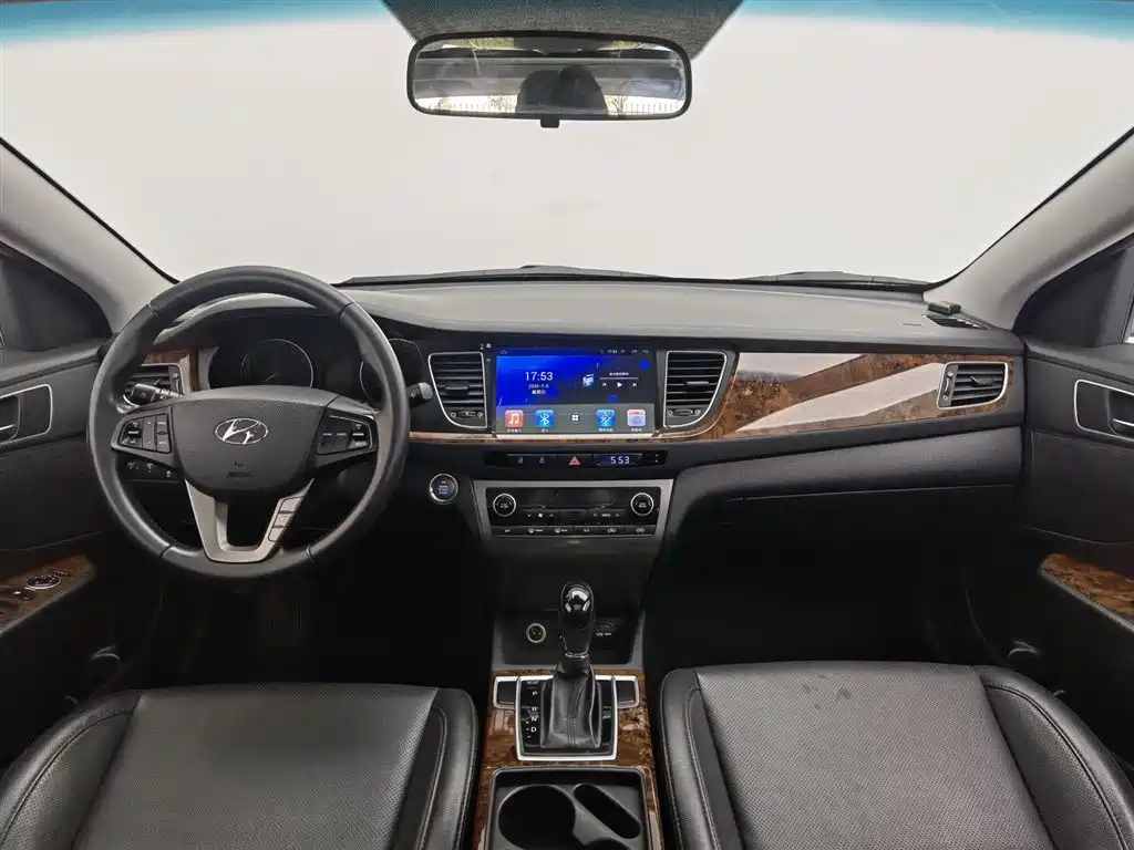 Hyundai Mistra 2014 1.8L AT Luxury DLX