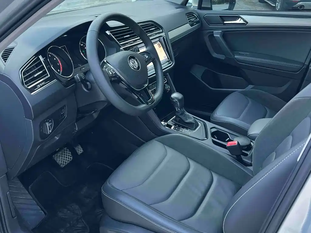 Volkswagen Tiguan L — миниатюра 7