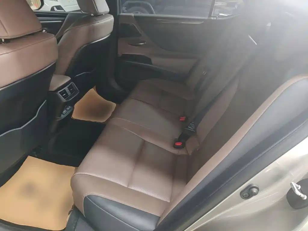 Lexus ES — миниатюра 17
