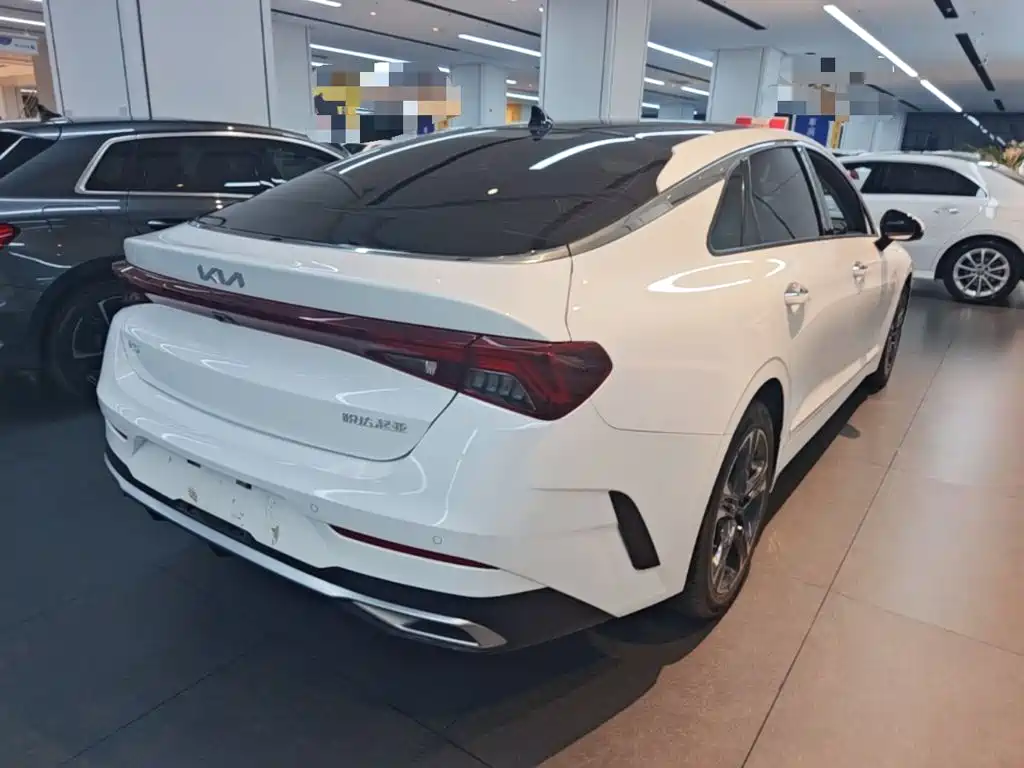 Kia K5 — миниатюра 7