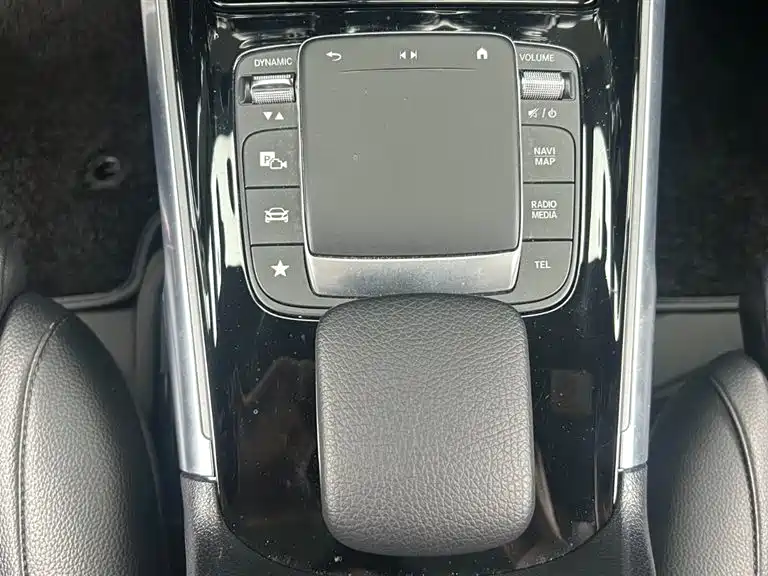 Mercedes-Benz GLB — миниатюра 9