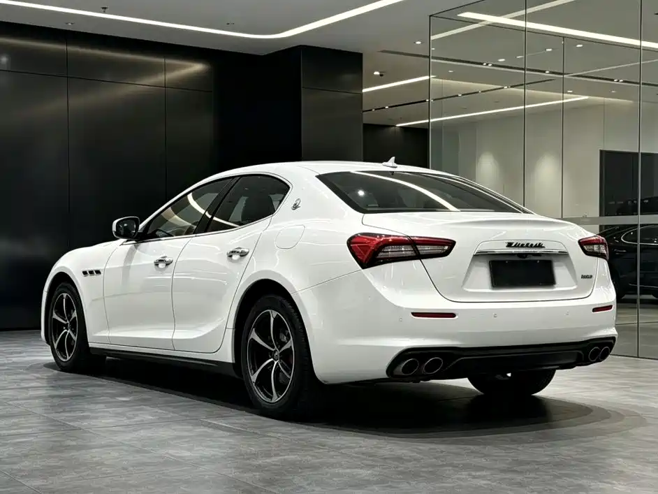 Maserati Ghibli — миниатюра 4