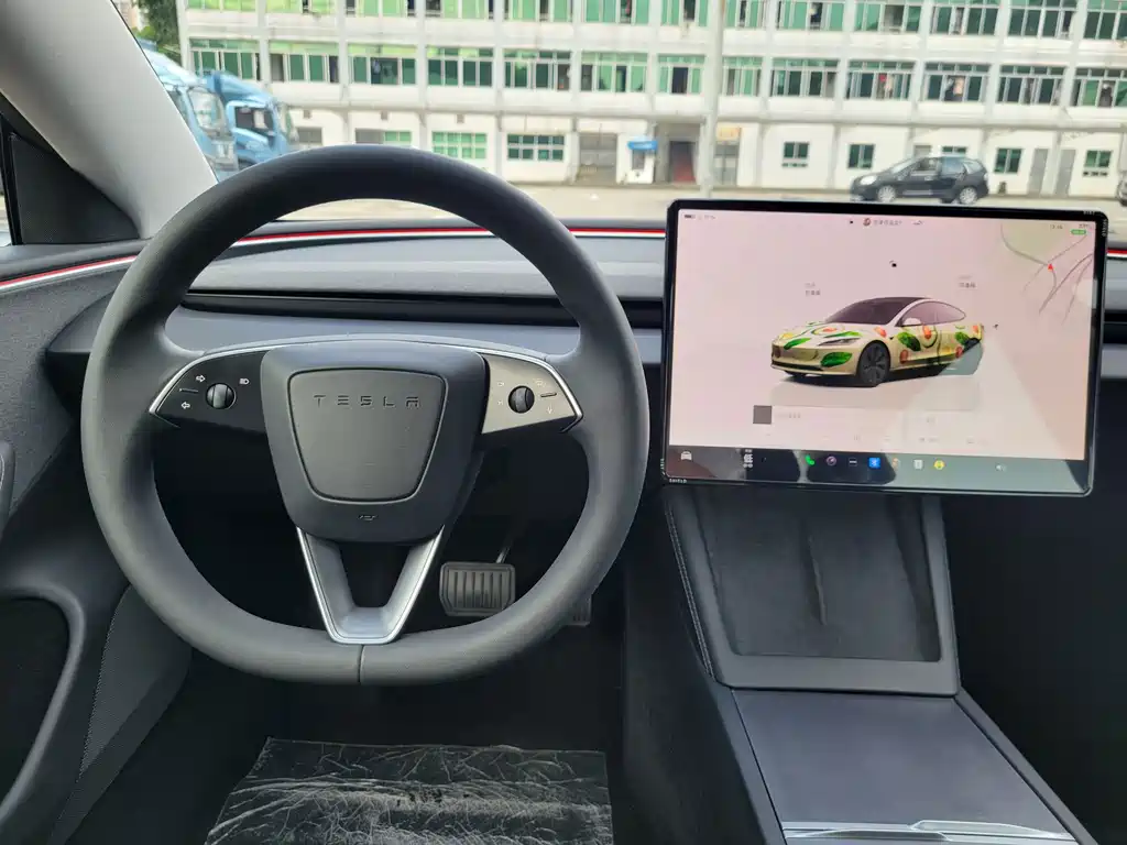 Tesla Model 3 — миниатюра 21