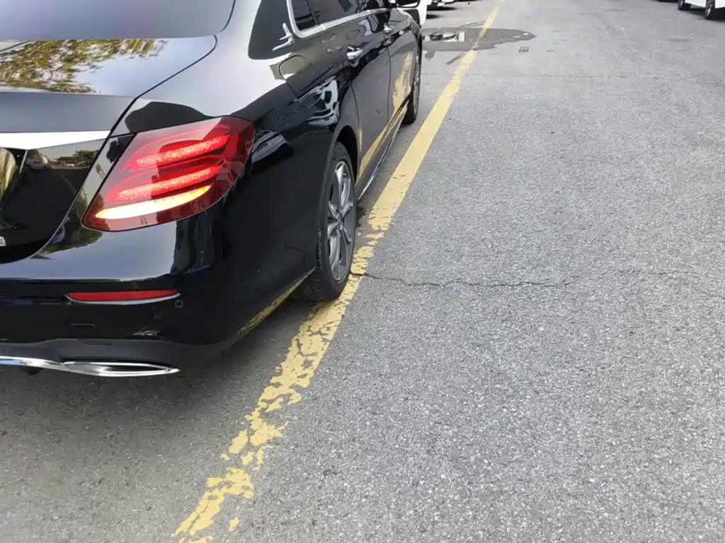 Mercedes-Benz E-Class — миниатюра 8