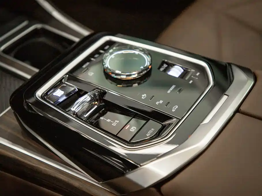 BMW 7 Series — миниатюра 15