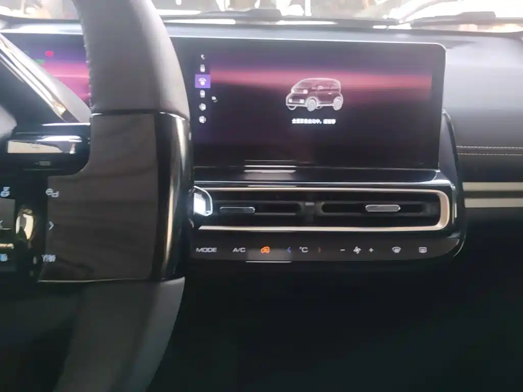 Baojun KiWi EV — миниатюра 13