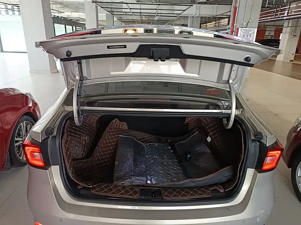 Roewe i5 — миниатюра 19