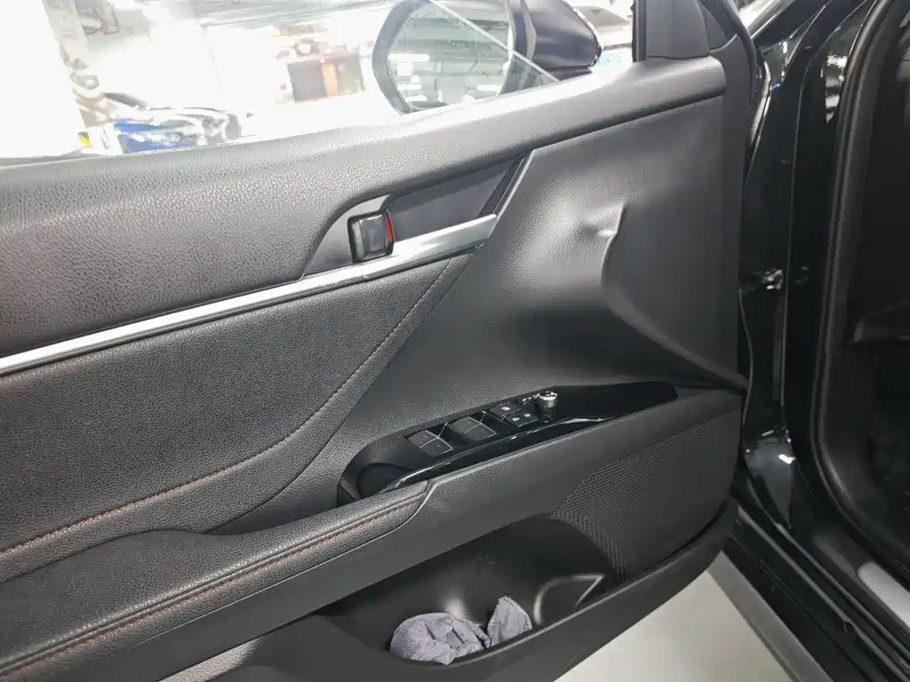 Toyota Camry — миниатюра 13