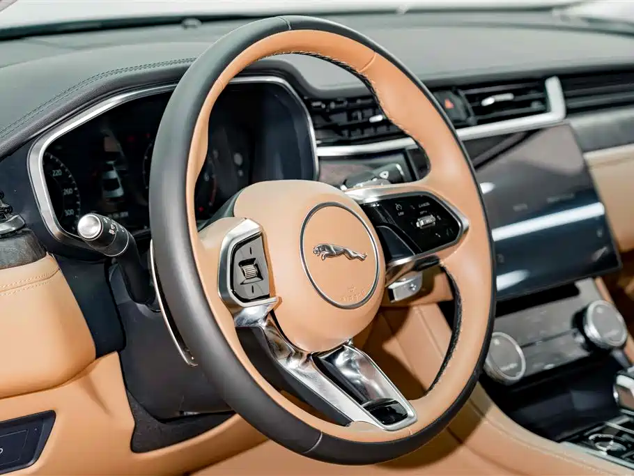 Jaguar XFL 2024 2.0T P250 Premium Luxury