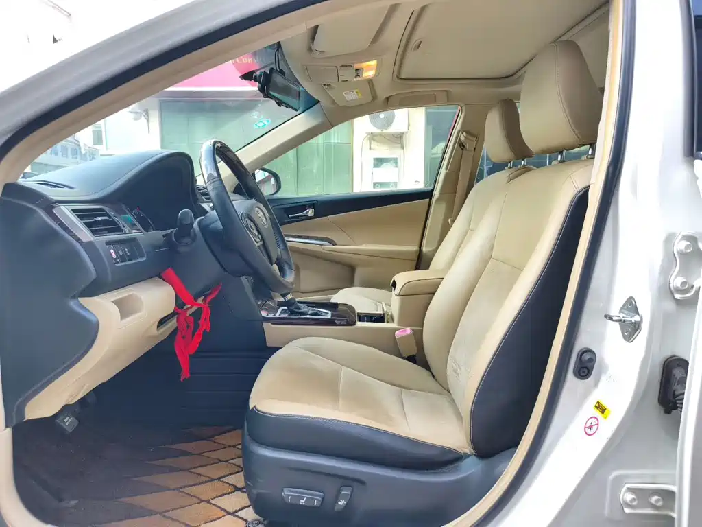 Toyota Camry — миниатюра 6