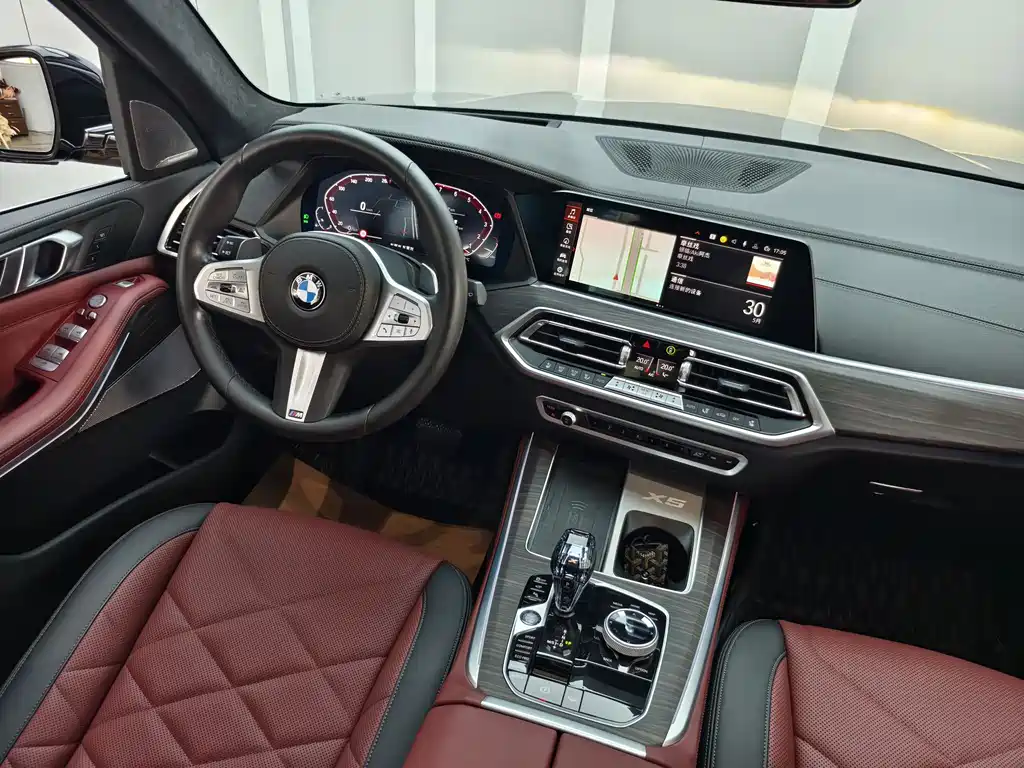 BMW X5 2022 xDrive 40Li M Sport