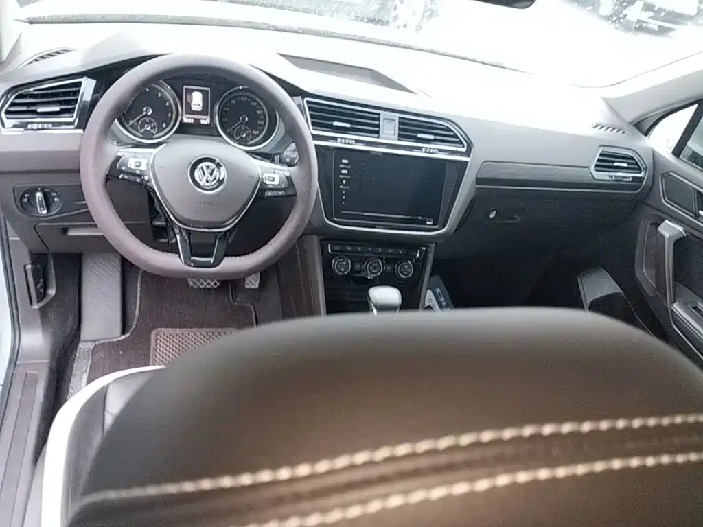 Volkswagen Tiguan L — миниатюра 10