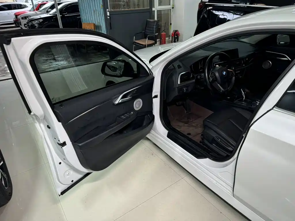 BMW 1 Series — миниатюра 11