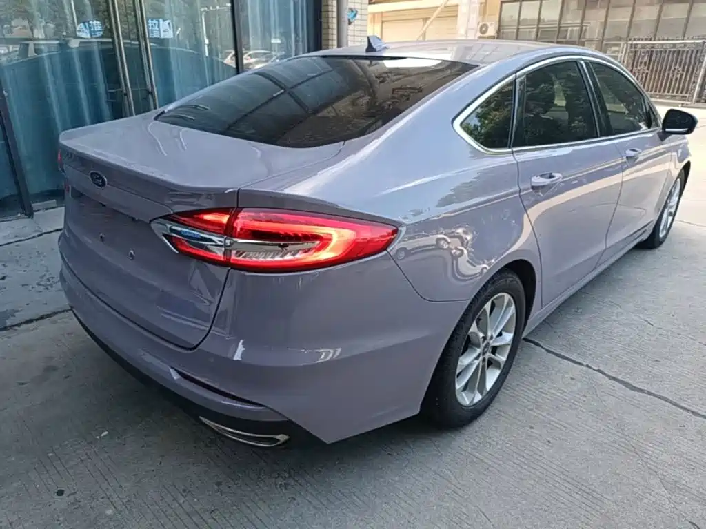 Ford Mondeo — миниатюра 7