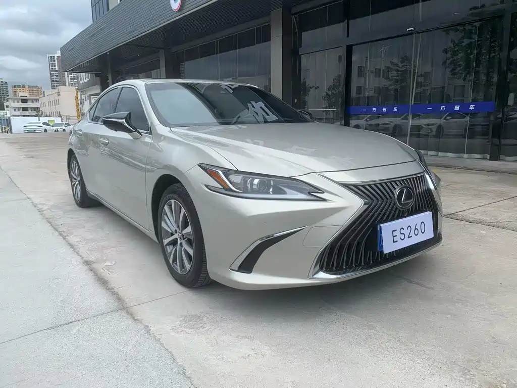 Купить Lexus ES