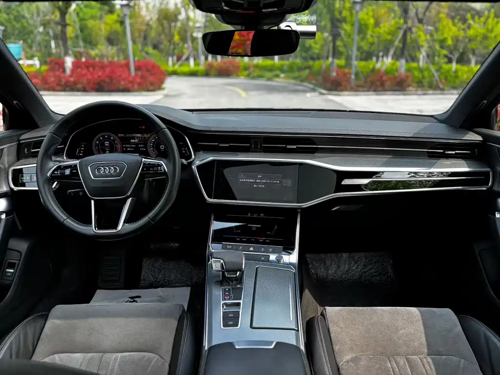 Audi A6L 2021 40 TFSI Luxury