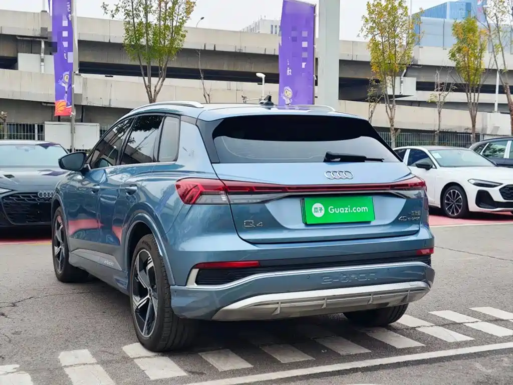Audi Q4 e-tron — миниатюра 5