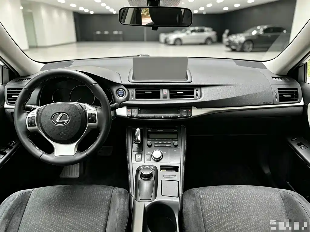 Lexus CT — миниатюра 6