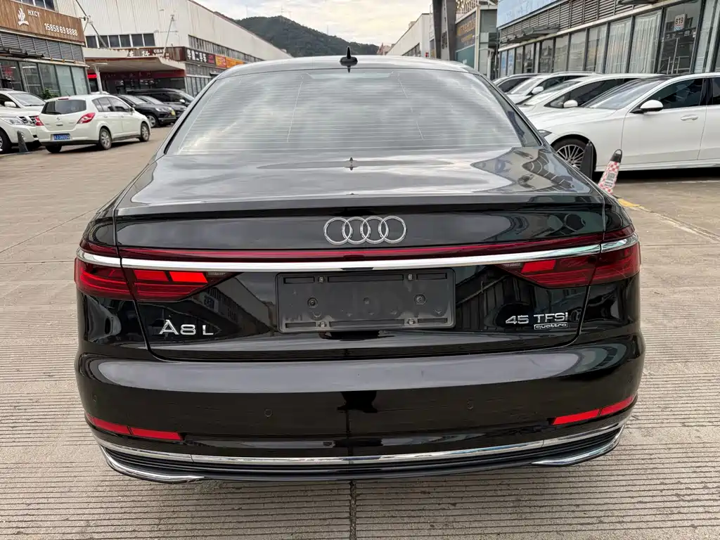 Audi A8 — миниатюра 4