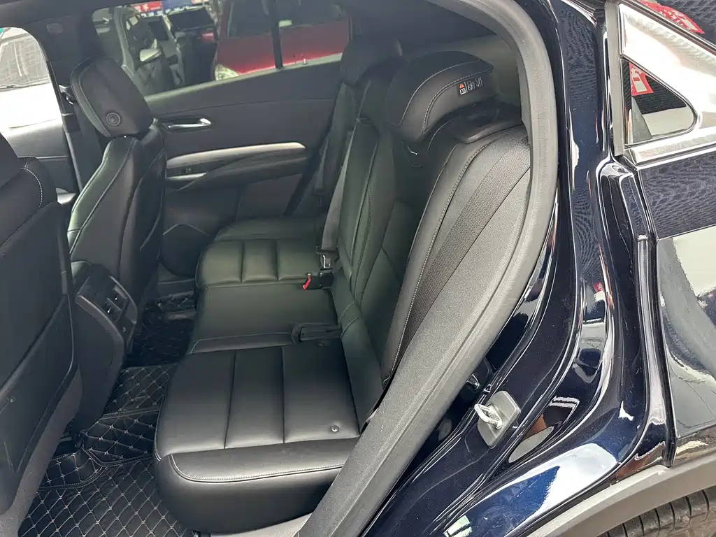 Cadillac XT4 — миниатюра 7