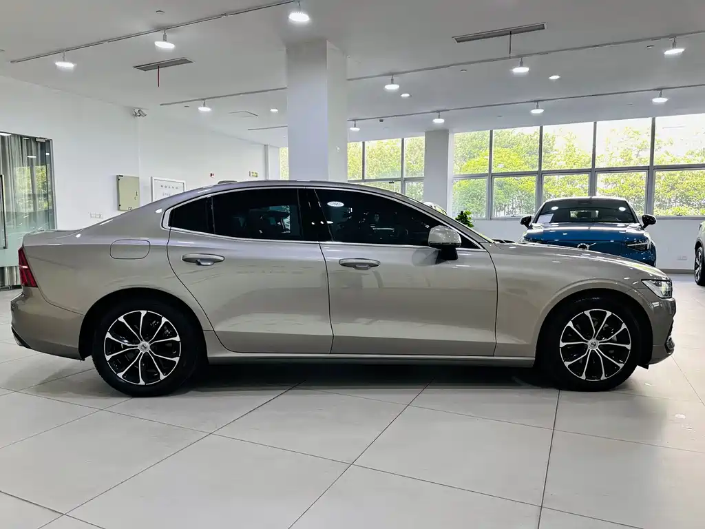 Volvo S60 2020 T4 Luxury