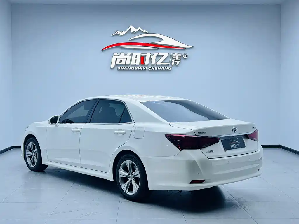 Toyota Crown 2015 2.5L Smart