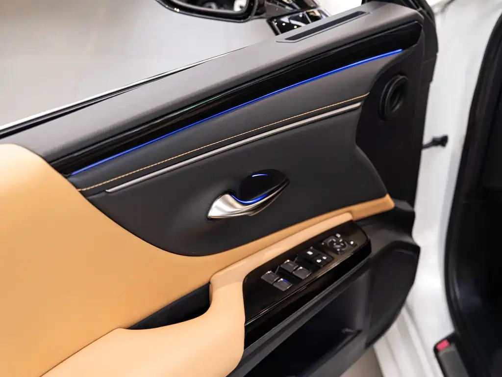 Lexus ES — миниатюра 18