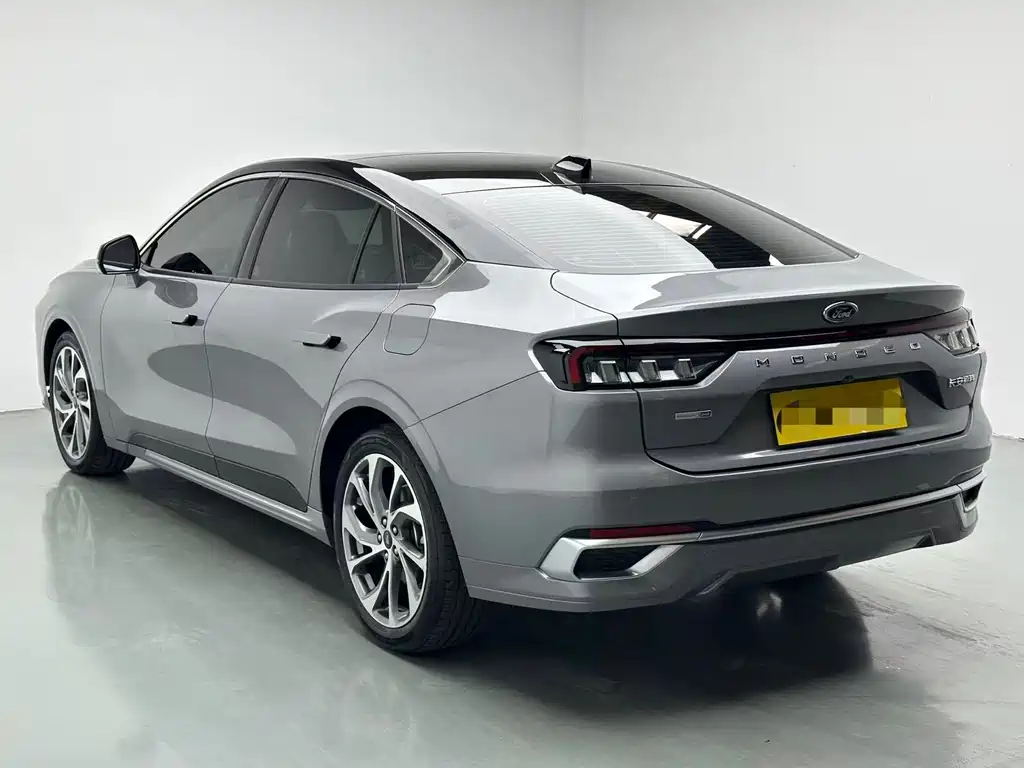 Ford Mondeo — миниатюра 7