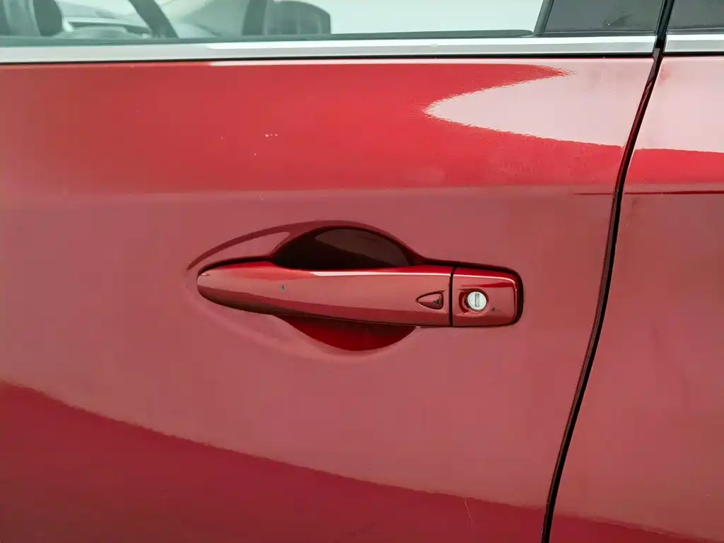 Nissan Tiida — миниатюра 18
