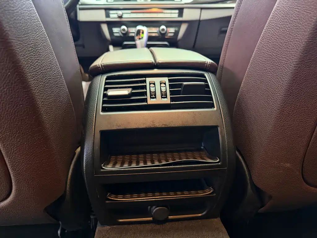 BMW 5 Series — миниатюра 14