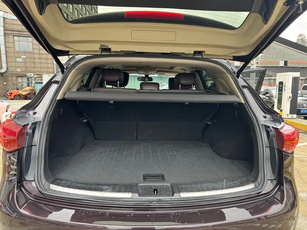 Infiniti QX70 — миниатюра 14