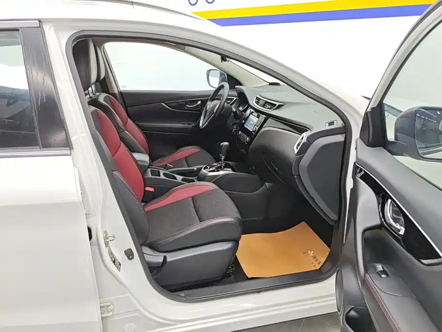 Nissan Qashqai — миниатюра 8