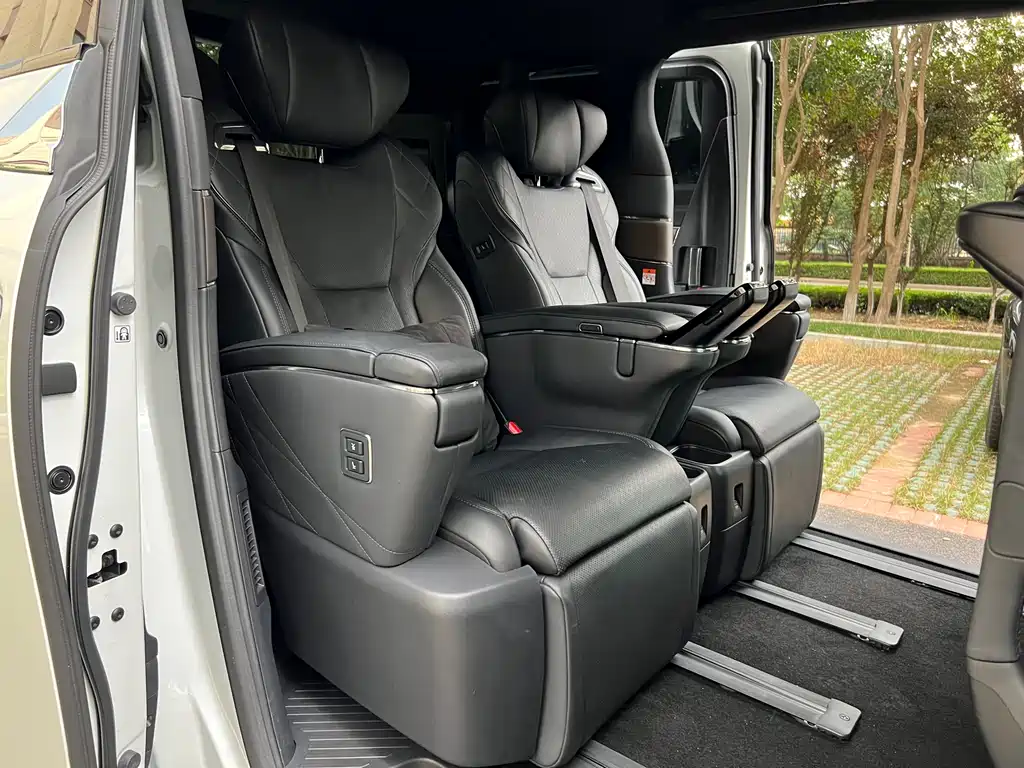 Toyota Vellfire 2024 2.5L Executive