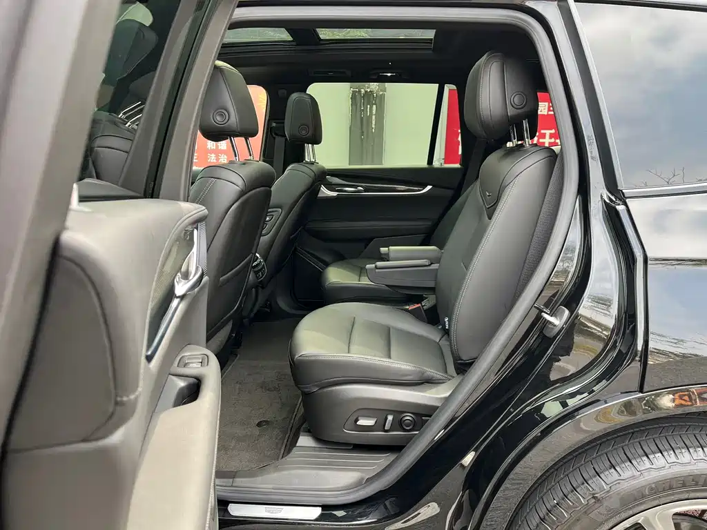 Cadillac XT6 — миниатюра 6