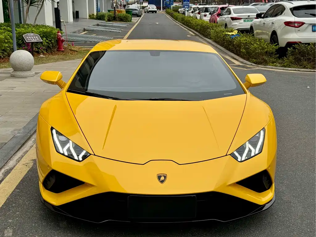 LAMBORGHINI HURACÁN