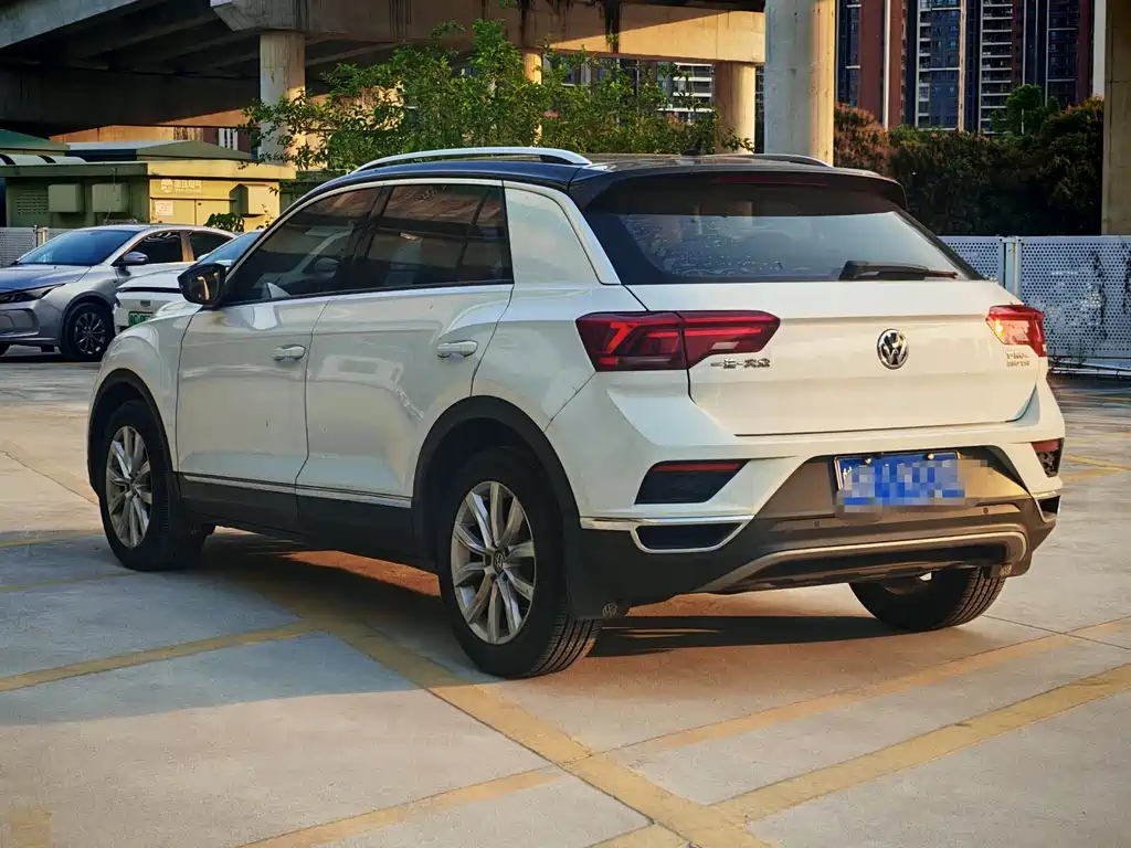 Volkswagen T-Roc - фото 7