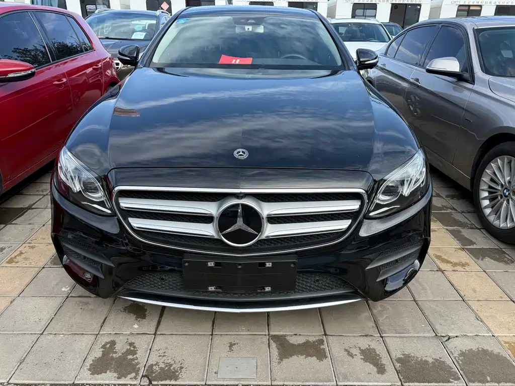 Mercedes-Benz E-Class — миниатюра 2