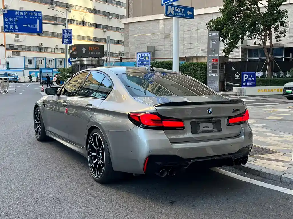 BMW M5