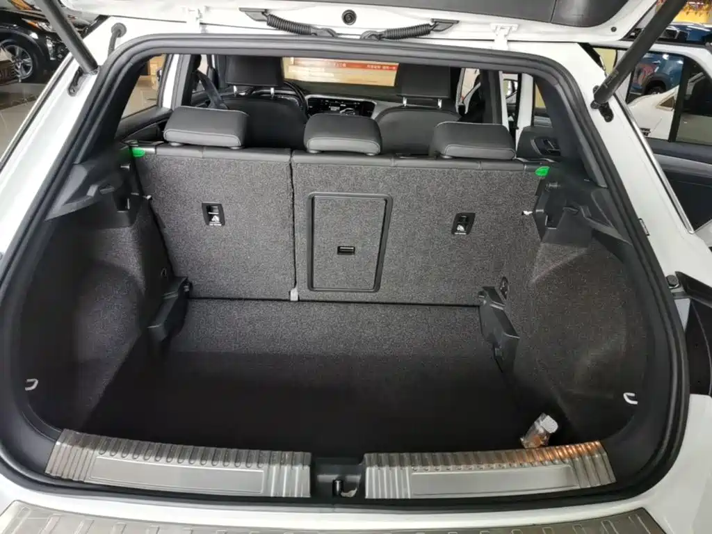 Volkswagen T-Roc — миниатюра 19