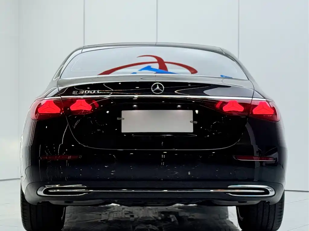 Mercedes-Benz E-Class — миниатюра 15