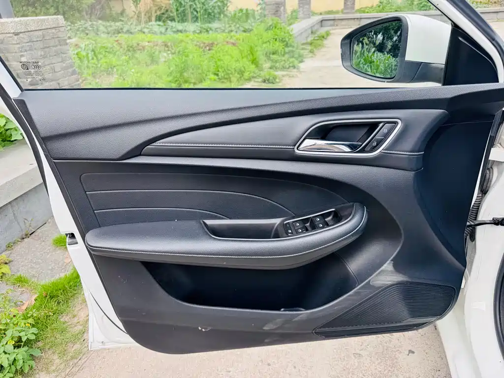 Roewe Ei5 — миниатюра 9