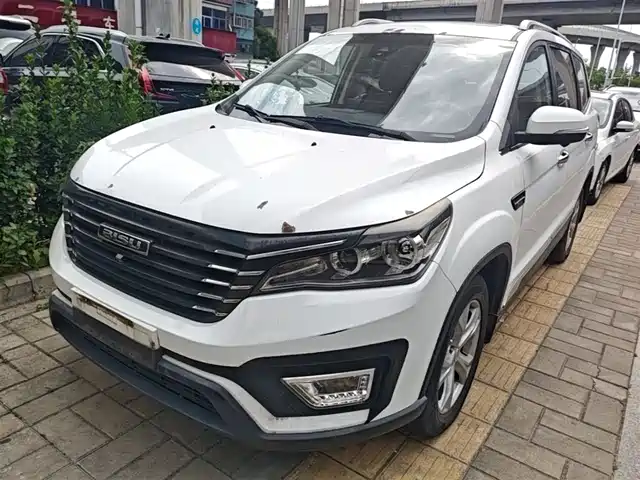 2017 BAIC T5