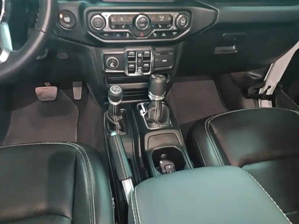 Jeep Wrangler PHEV — миниатюра 14