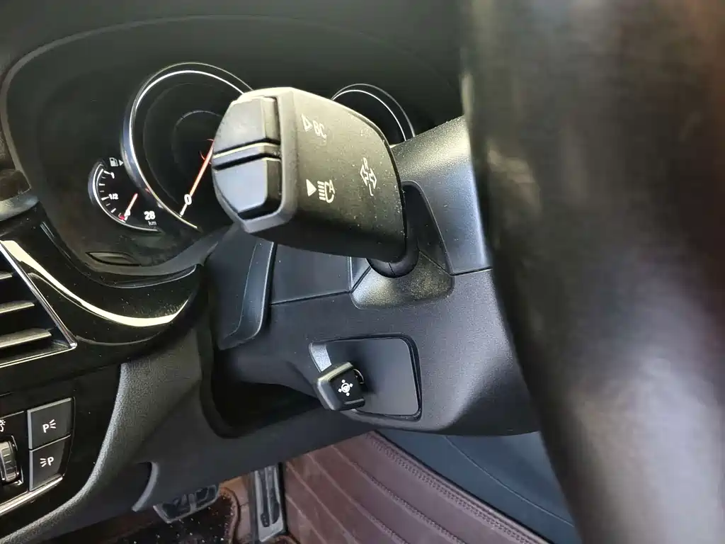 BMW 5 Series — миниатюра 10