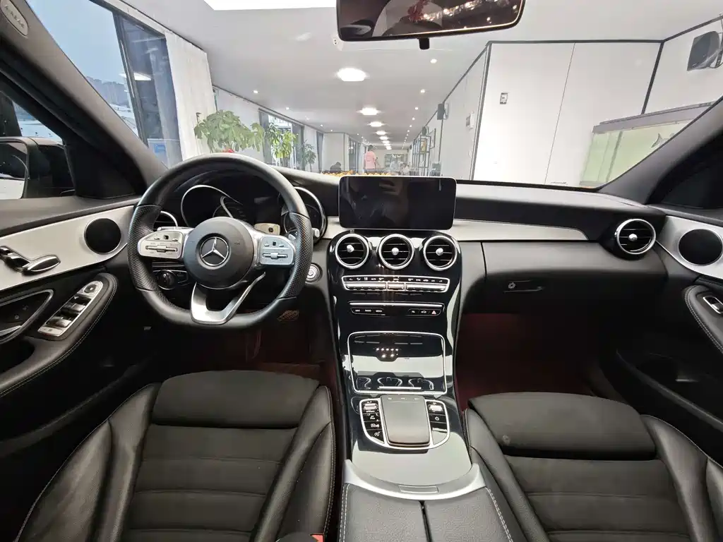 Mercedes-Benz C-Class — миниатюра 11